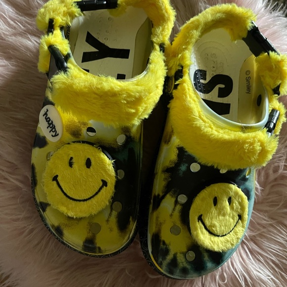 Smiley Bae Crocs - Picture 2 of 4